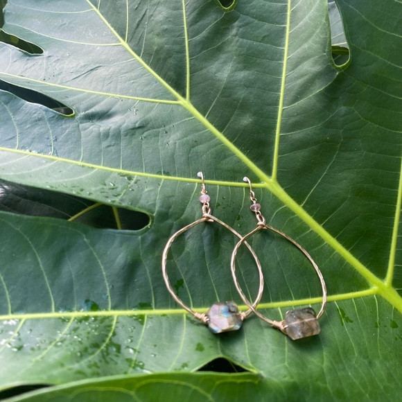 NEW GOLD FILLED HOOPS W/ LABRADORITE + SUNSTONE. Rose gold cuff Tahitian Pearl! - Picture 4 of 9